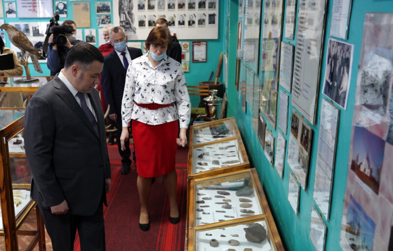 Игорь Руденя поручил провести ремонт системы отопления в Пеновской школе