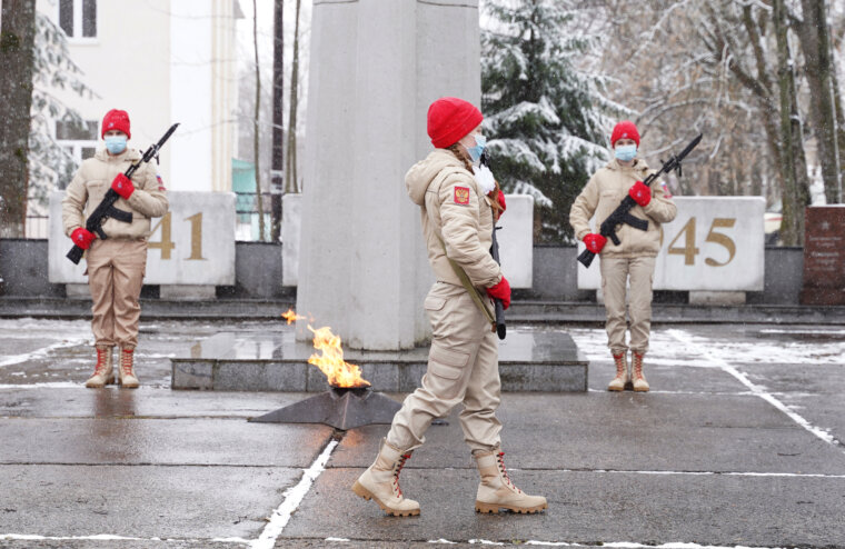 В Лихославле Игорь Руденя возложил цветы к Памятнику неизвестному солдату и Обелиску Победы