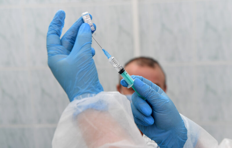 В Тверскую область доставили новую партию вакцины от коронавируса В Тверскую область доставили новую партию вакцины от коронавируса