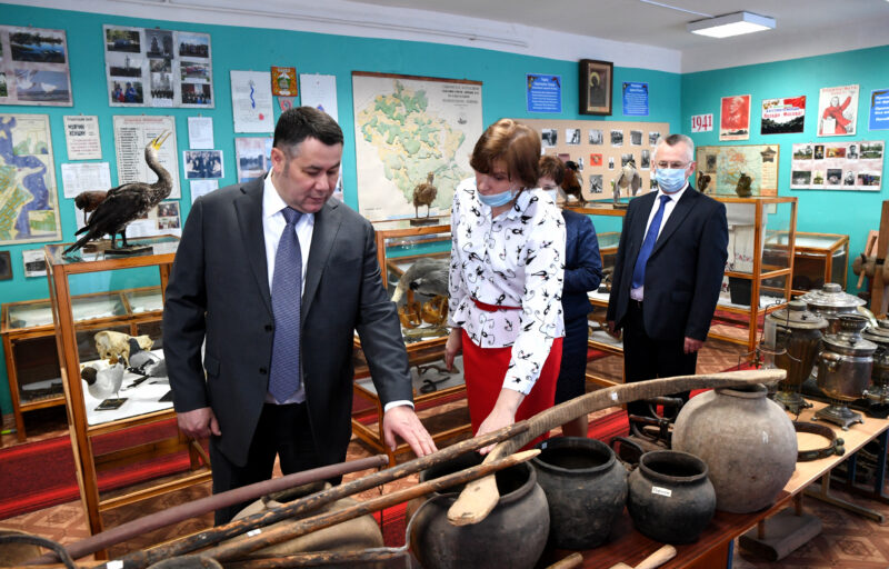 Игорь Руденя поручил провести ремонт системы отопления в Пеновской школе