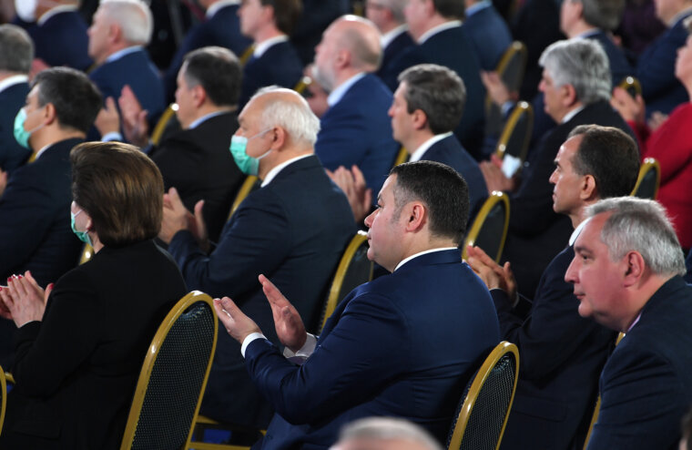 Президент России Владимир Путин выступил с ежегодным Посланием Федеральному Собранию