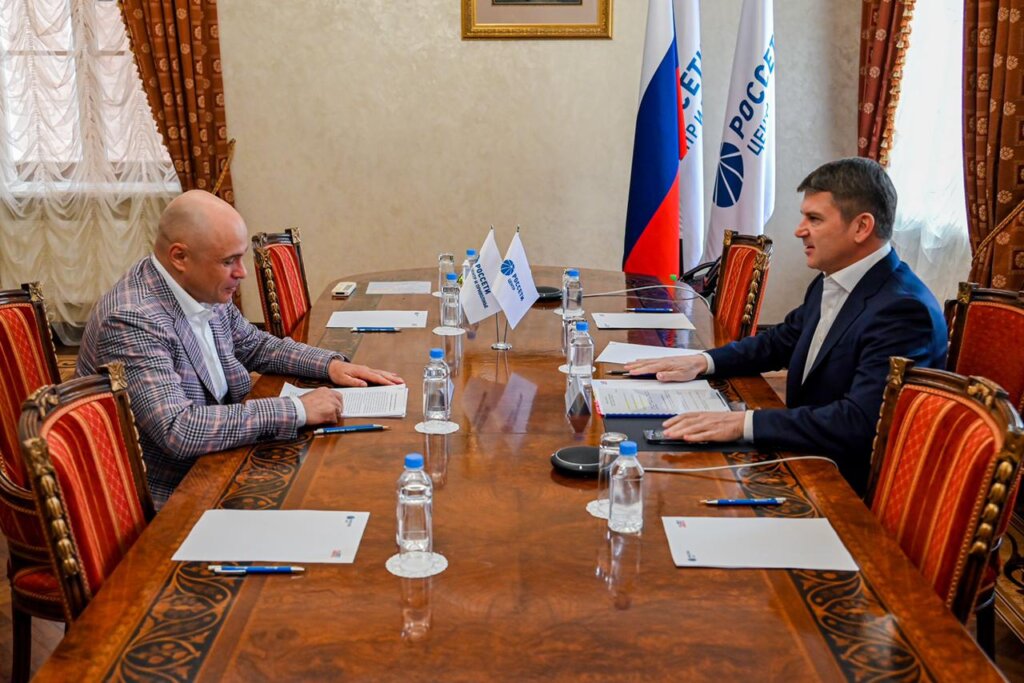 Игорь Маковский и Игорь Артамонов провели рабочую встречу Игорь Маковский и Игорь Артамонов провели рабочую встречу