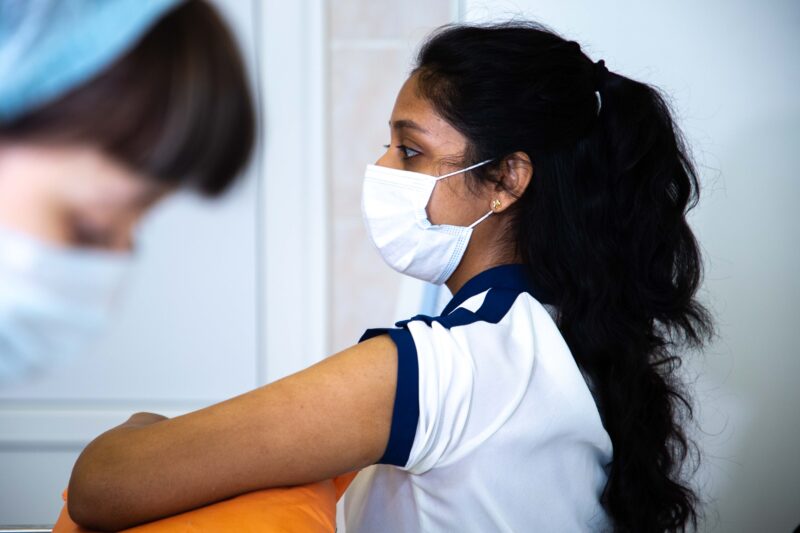 В Твери магистранты-иностранцы сделали прививку от коронавируса