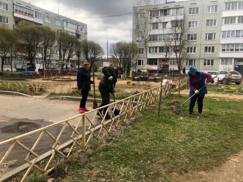 «Покончить с мусором»: жители Ржевского района привели в порядок общественные территории