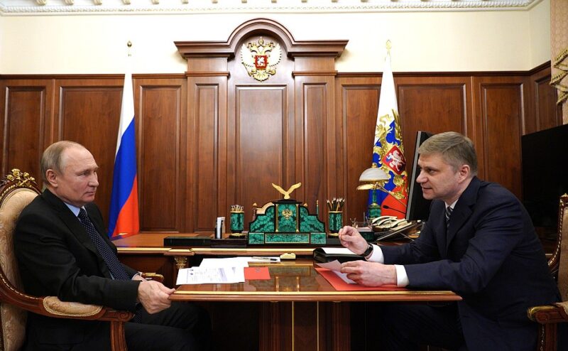 На встрече Президента Владимира Путина и главы РЖД Олега Белозерова обсуждались успехи Тверского вагоностроительного завода На встрече Президента Владимира Путина и главы РЖД Олега Белозерова обсуждались успехи Тверского вагоностроительного завода