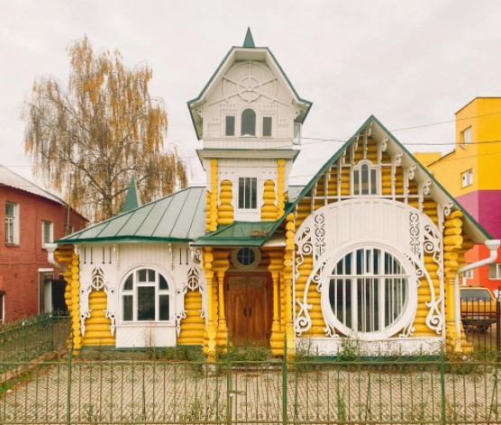 Московский фотограф показал солнечный "Теремок" в Кимрах