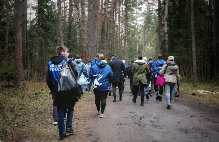 Игорь Руденя, Виктор Васильев и Юлия Саранова приняли участие во Всероссийском субботнике
