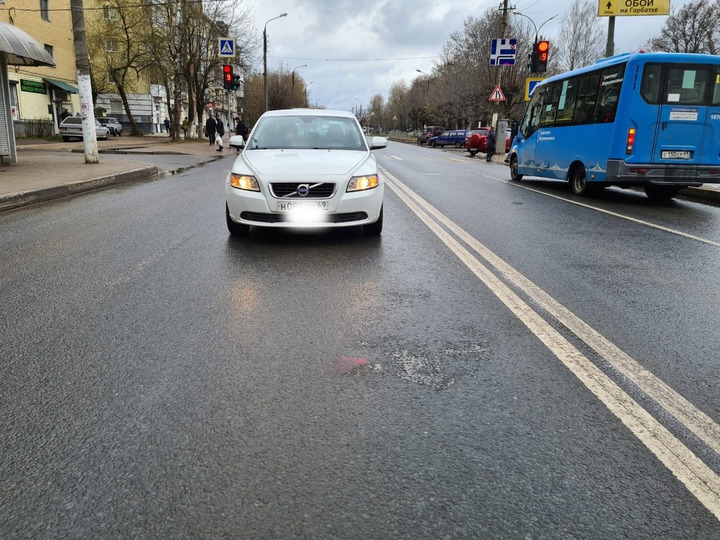 В Твери под колеса автомобиля попала еще одна бабушка