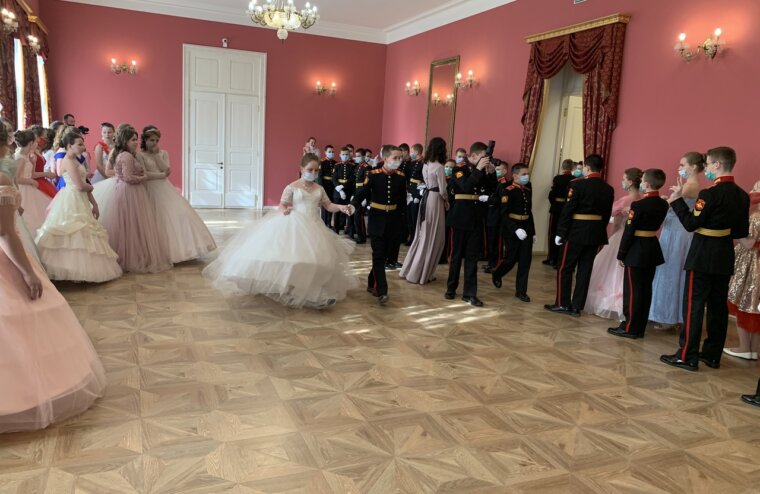 Тверские суворовцы стали участниками традиционного «Весеннего бала»