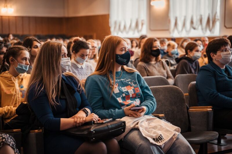 На «Медиасмыслах» Твери журналисты, фотографы и блогеры поделились с участниками тонкостями своего дела На «Медиасмыслах» Твери журналисты, фотографы и блогеры поделились с участниками тонкостями своего дела