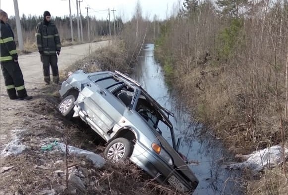 Водитель и его железный конь утонули в придорожной канаве под Тверью Водитель и его железный конь утонули в придорожной канаве под Тверью