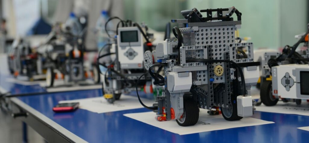 Юные «Кванторианцы» из Твери вошли в десятку лучших на Международной робототехнической олимпиаде Юные «Кванторианцы» из Твери вошли в десятку лучших на Международной робототехнической олимпиаде