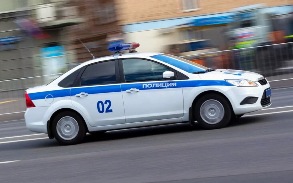 Водителя сбившего женщину на обочине нашли в Тверской области