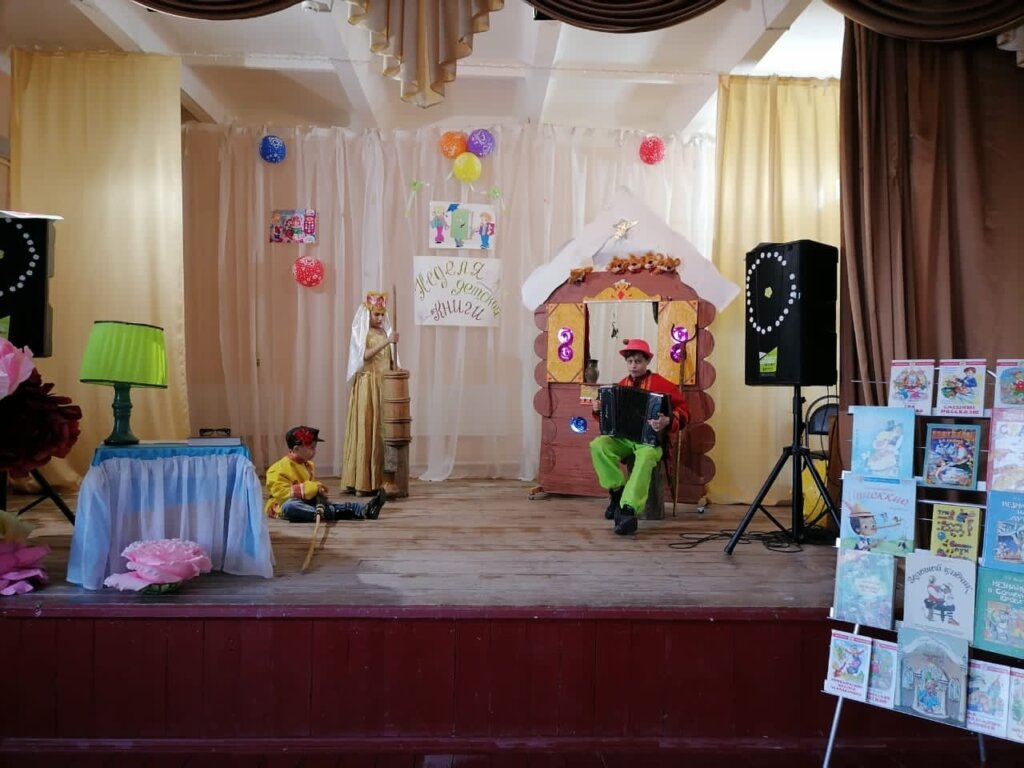 В Ржевском районе прошло театрализованное представление "Новые приключения старых друзей"