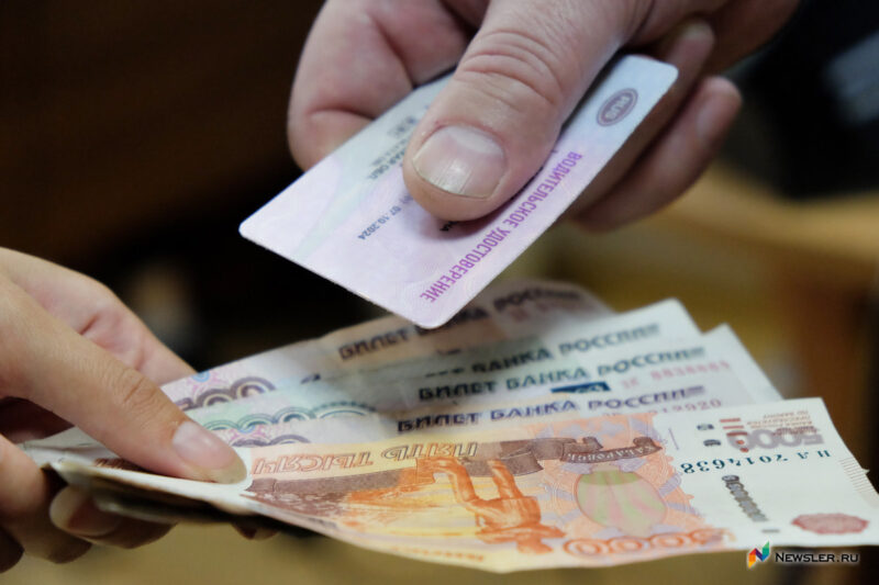 В Тверской области мужчина ездил с поддельными правами В Тверской области мужчина ездил с поддельными правами