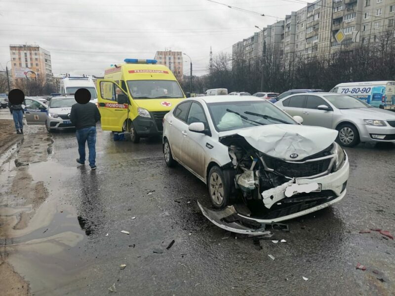 В центре Твери произошла авария В центре Твери произошла авария
