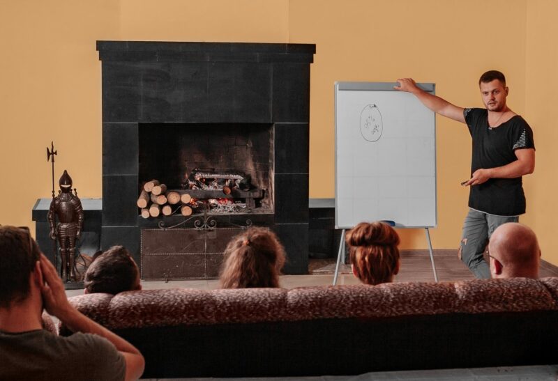 «EL-Commerce group»: Смотреть на мир под другим углом