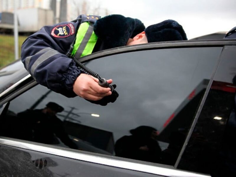 На улицах Нелидово проверят уровень тонировки В Твери сотрудники Госавтоинспекции останавливали машины с тонировкой