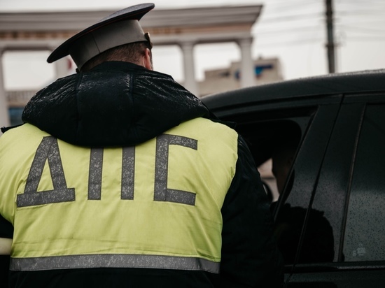 В Тверской области в аварии между иномаркой и отечественным авто пострадали два человека В Тверской области в аварии между иномаркой и отечественным авто пострадали два человека