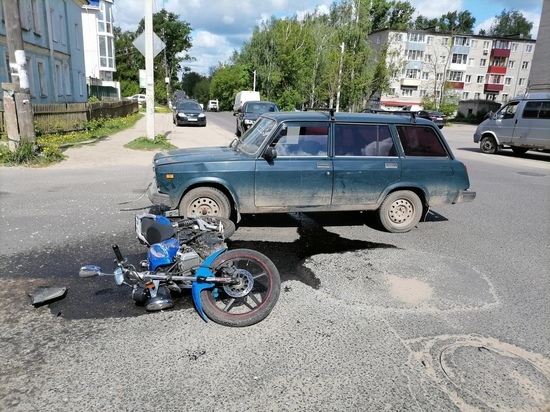 В Кимрах произошла авария с участием мотоцикла В Кимрах произошла авария с участием мотоцикла