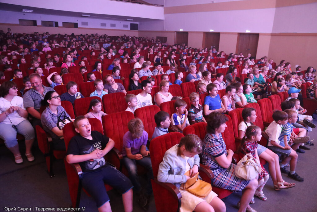 ДК "Пролетарка" подготовил для школьных лагерей творческую программу "Планета лета"