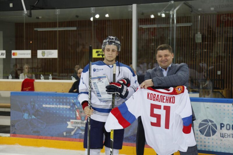 Игорь Маковский вручил награды победителям VII хоккейного турнира «Россети Центр» и «Россети Центр и Приволжье»