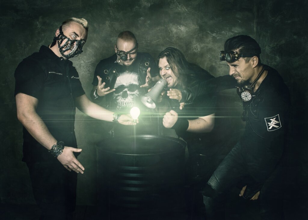 Впервые в Твери группа "Химера" исполнит свои композиции жанра "Industrial Heavy Metal" Впервые в Твери группа "Химера" исполнит свои композиции жанра "Industrial Heavy Metal"