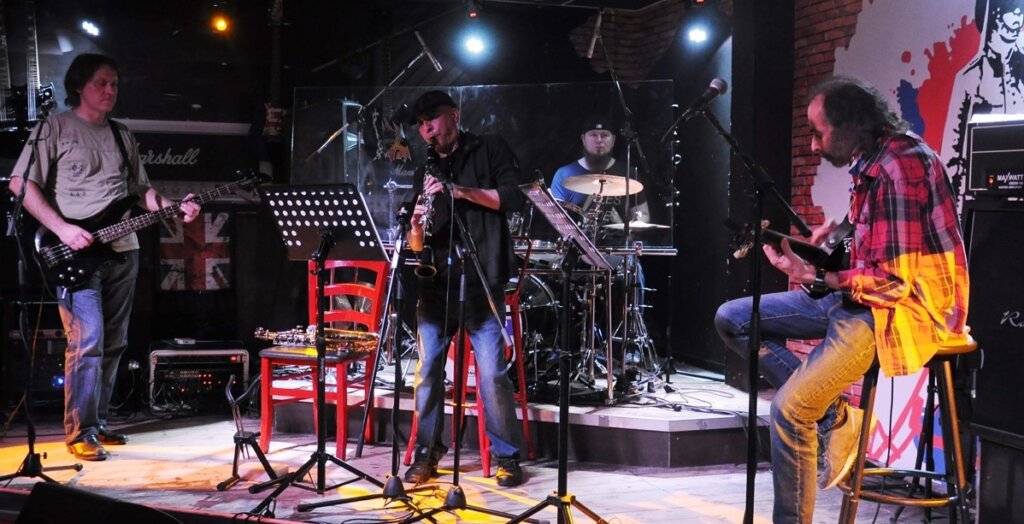 Жителей Твери приглашают послушать саксофон Юрия Ло Жителей Твери приглашают послушать саксофон Юрия Ло