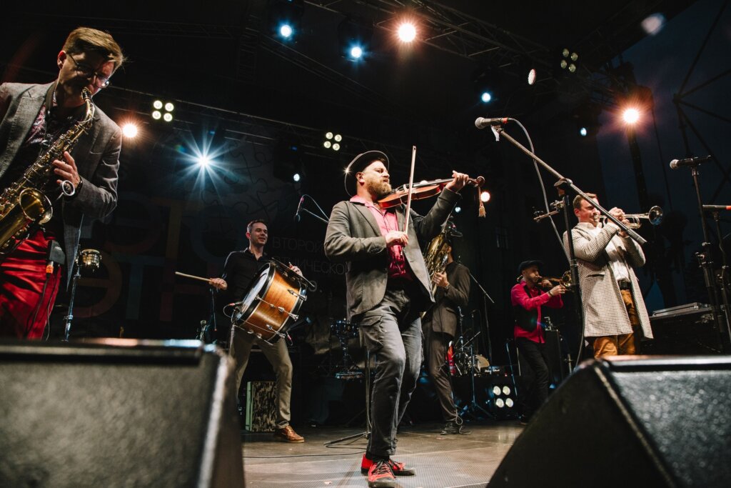 В Твери выступит группа "Добраночь"