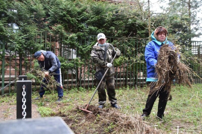 В деревне Терехово Конаковского района привели в порядок территорию воинского захоронения В деревне Терехово Конаковского района привели в порядок территорию воинского захоронения