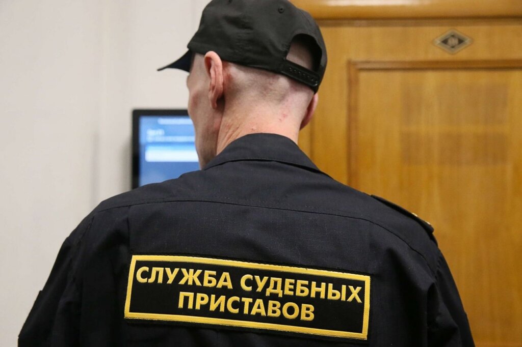 В Твери автомобили 12-ти человек арестовали из-за долгов