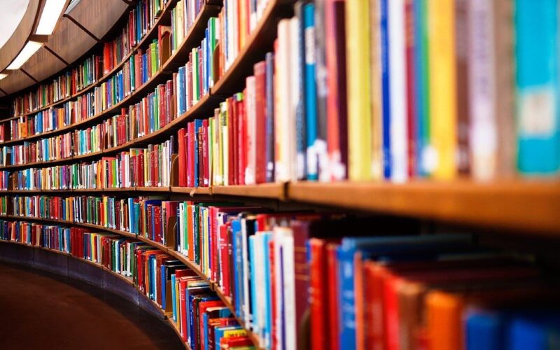 В Тверской Герценке проходит выставка книг «Сюда всегда стремятся люди» В Тверской Герценке проходит выставка книг «Сюда всегда стремятся люди»