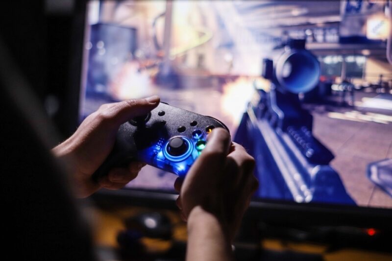 В Твери раскрыли похитителя игровых приставок В Твери раскрыли похитителя игровых приставок