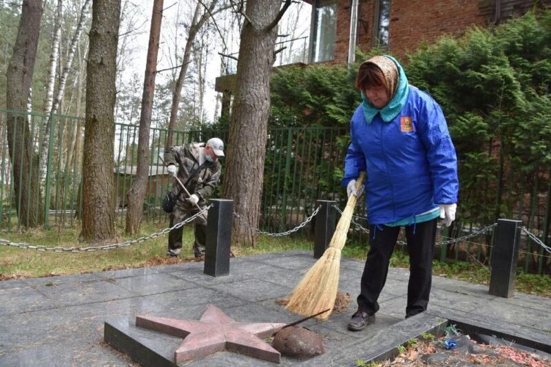 В деревне Терехово Конаковского района привели в порядок территорию воинского захоронения
