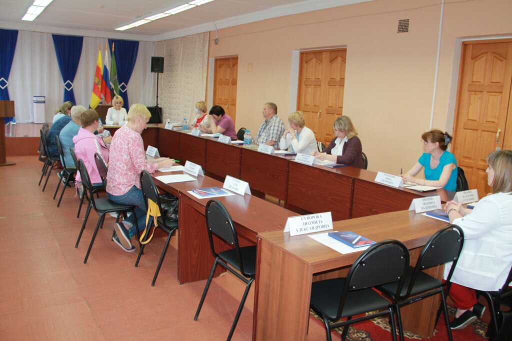 Новая ТИК Нелидовского округа провела первое собрание Новая ТИК Нелидовского округа провела первое собрание