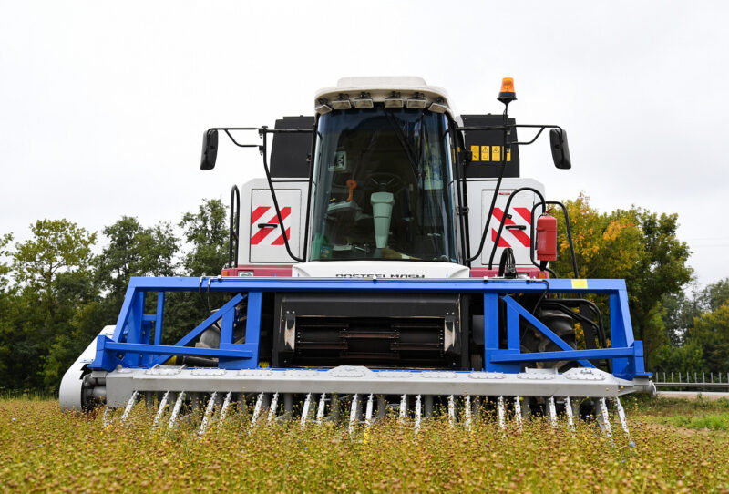 Льносеющие предприятия Тверской области получат господдержку на приобретение техники в увеличенном размере