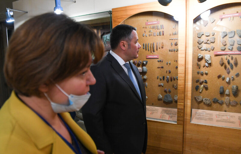 Игорь Руденя в Калязине ознакомился с планами реставрации Дома купцов Полежаевых, где разместят краеведческий музей