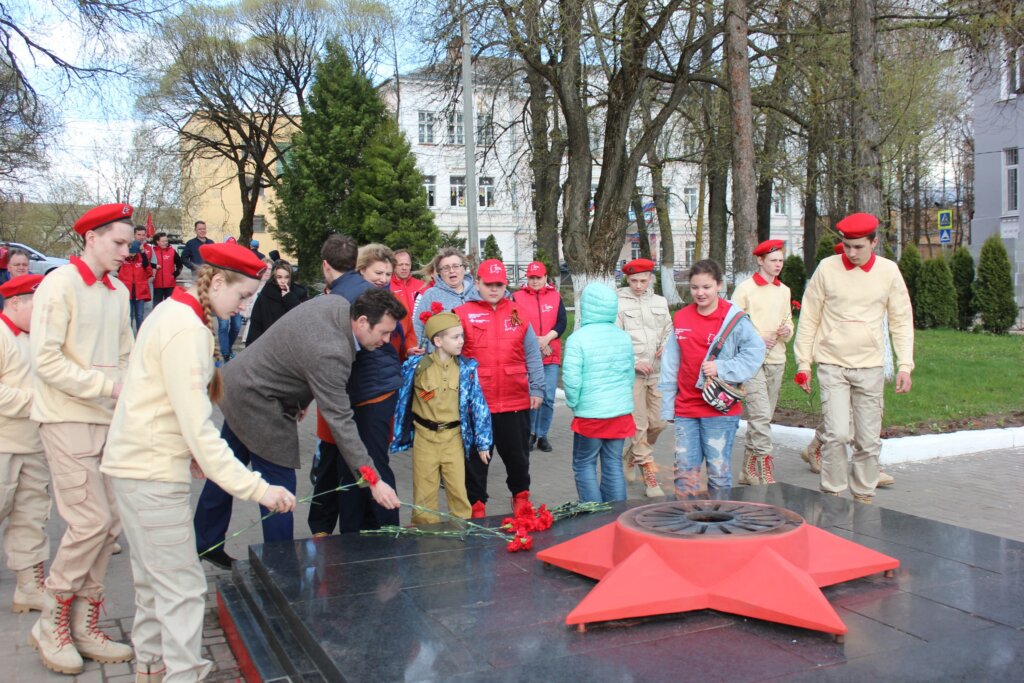 В Бологое привезли частницу пламени Вечного огня