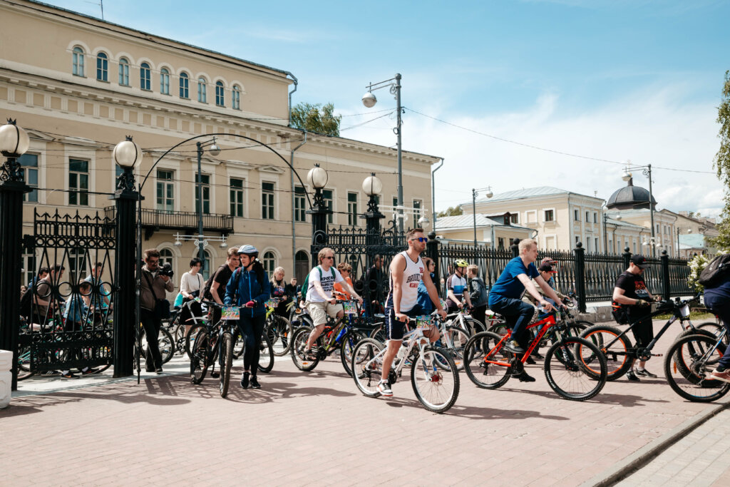 В Твери прошел велопарад "Навстречу лету" В Твери прошел велопарад "Навстречу лету"