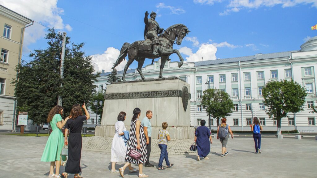 Перед туристическим сезоном больше 50 экскурсоводов Тверской области прошли обучение Перед туристическим сезоном больше 50 экскурсоводов Тверской области прошли обучение