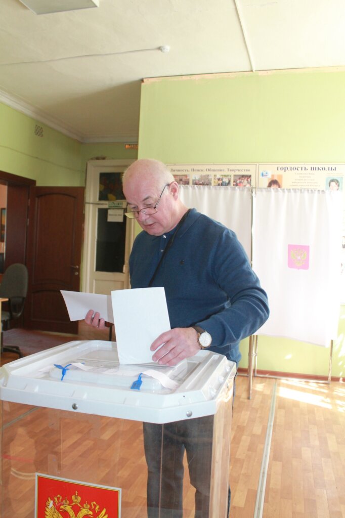 Александр Крючков проголосовал на праймериз одним из первых