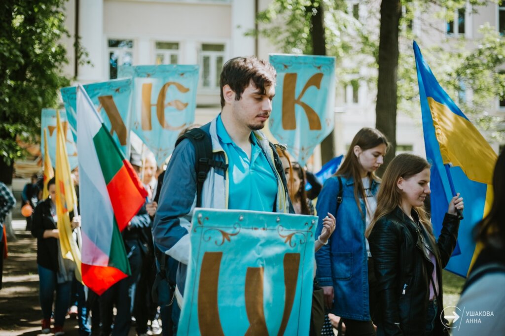 У памятника Кириллу и Мефодию в Твери прошло мероприятие в честь дня славянской письменности и культуры