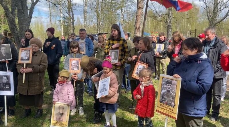 В Нелидовском городском округе работники дома культуры посетили братские захоронения В Нелидовском городском округе члены дома культуры посетили братские захоронения