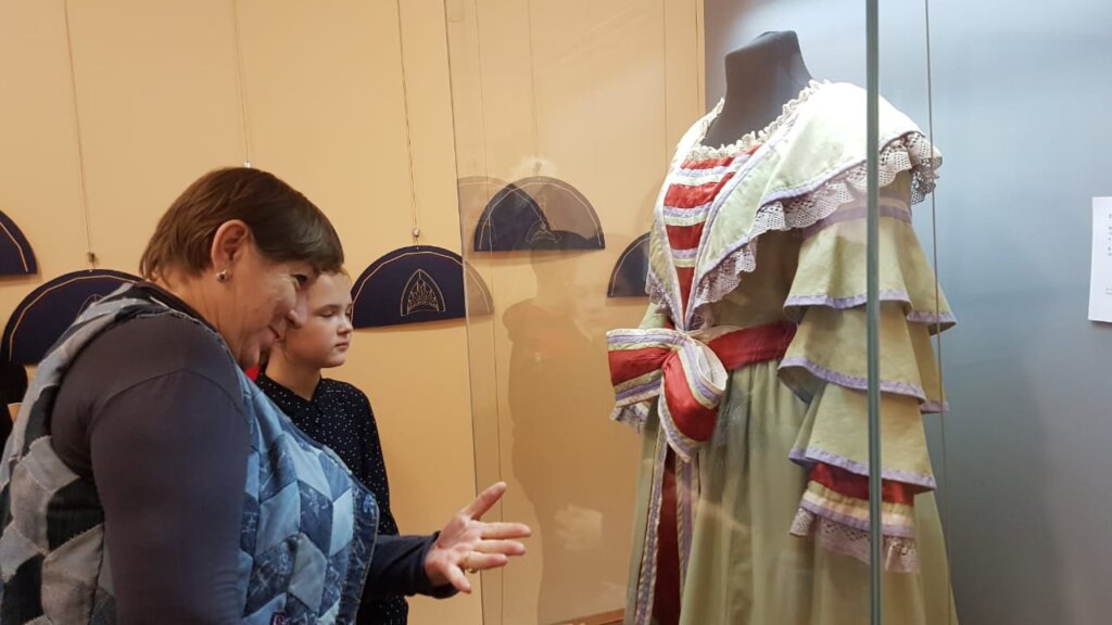 Уникальная выставка по "Волжскому путешествию" Александра Островского открылась в Торжке Уникальная выставка по "Волжскому путешествию" Александра Островского открылась в Торжке