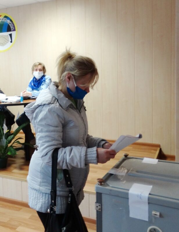 Жители Рамешковского района принимают участие в предварительном голосовании партии "Единая Россия" Жители Рамешковского района принимают участие в предварительном голосовании партии "Единая Россия"