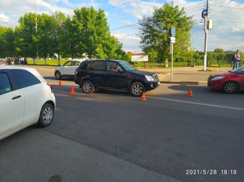 В Твери на улице Желябова сбили 18-летнюю девушку