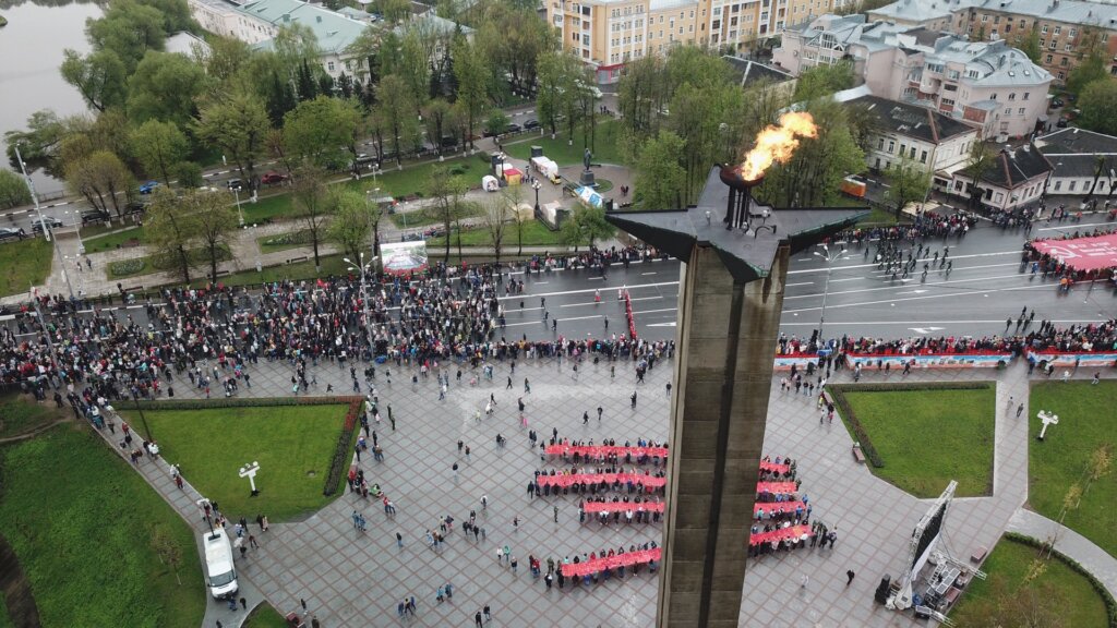 "Бессмертный полк": как проходила самая массовая акция Дня Победы в Твери