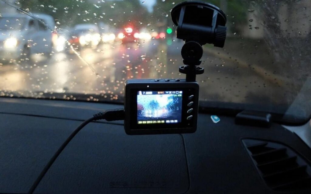 Тверских автомобилистов просят помочь в поисках пропавшего парня Тверских автомобилистов просят помочь в поисках пропавшего парня