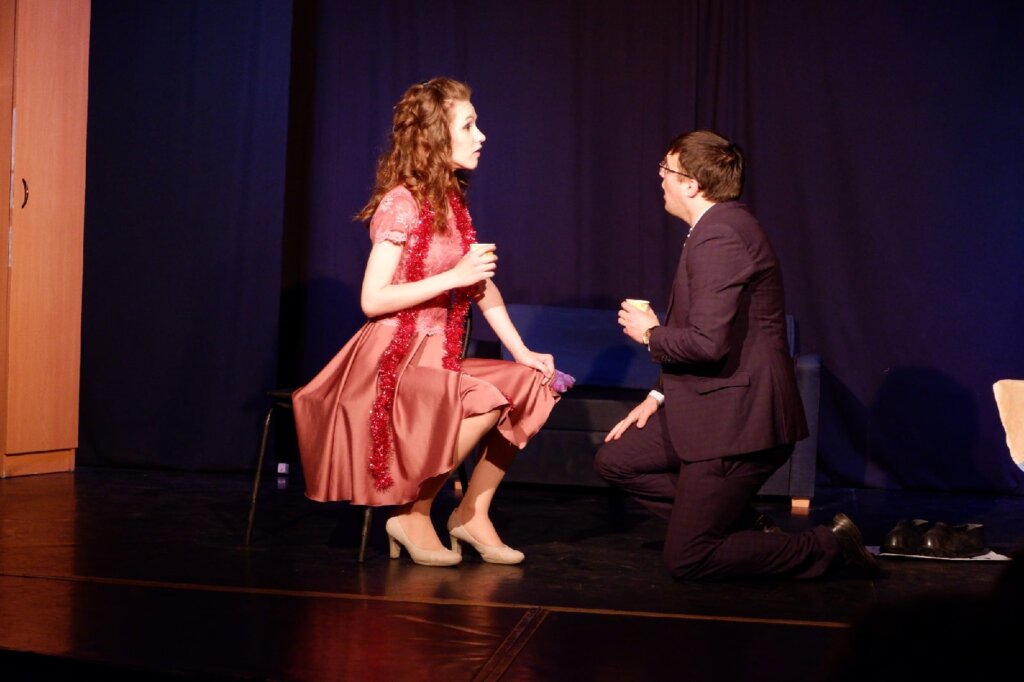 Спектаклем «Последний пылкий влюблённый» завершился сезон в театре «Зеркало» Спектаклем «Последний пылкий влюблённый» завершился сезон в театре «Зеркало»