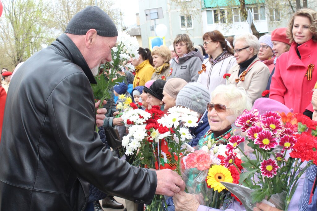 Трогательным митингом запомнился День Победы в Лихославле его жителям